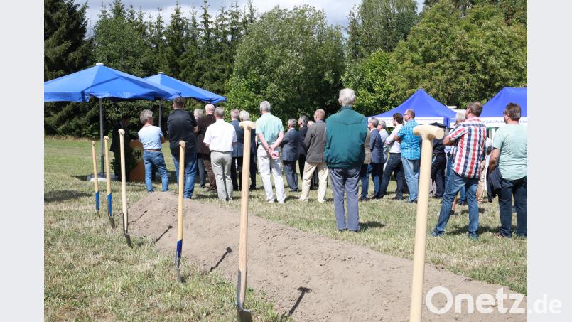 Spatenstich zum Ausbau der B 299 am Hessenreuther Berg. njn
