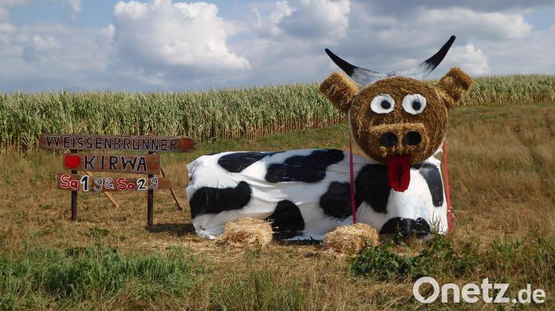 Kreative Werbung mit Kuh für die Kirwa in Weißenbrunn. Georg Hippeli