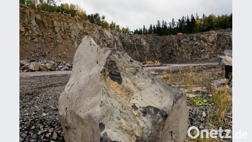 Das Basaltwerk Pechbrunn schließt zum Ende des Jahres. Das löst auch Diskussionen zwischen CSU und SPD aus. tr