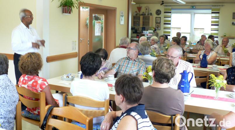 Am Nachmittag fand im Rot-Kreuz-Haus ein Forum der Begegnung statt. Viele interessierte Bürger lauschten den Ausführungen von Bischof Joseph. lep