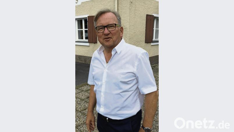 Karl Wratschko, Bürgermeister von Pleysteins Partnergemeinde Gamlitz, spricht von einem „Jahrtausend-Ereignis“. Das Foto entstand bei seinem letzten Besuch Anfang August am Zottbachhaus. cf