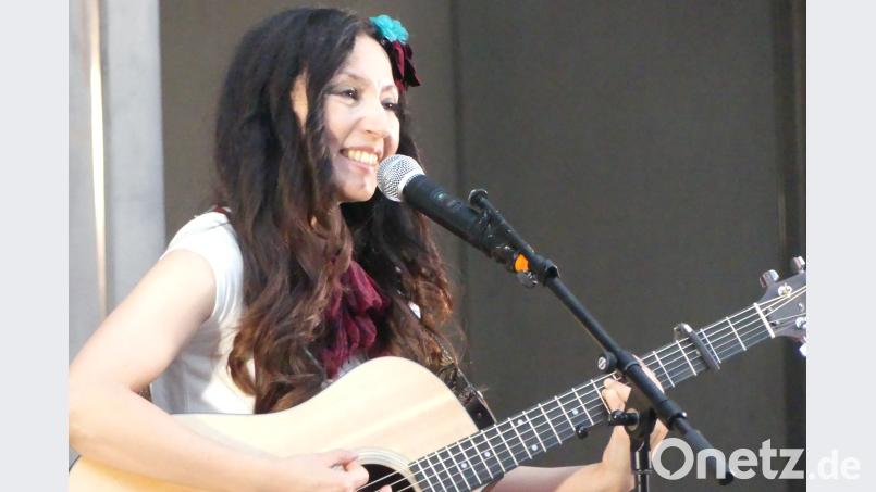 Hülya Kandemir singt in Püchersreuth. exb