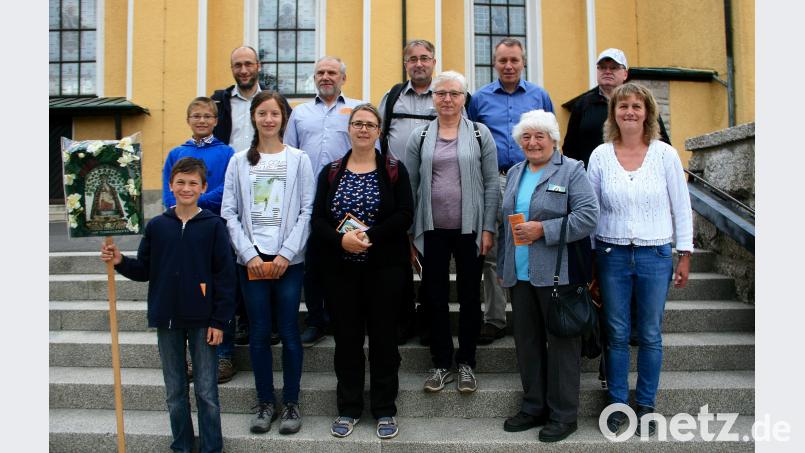 Seit nunmehr elf Jahren machen sich Wiesauer an &quot;Mariä Himmelfahrt&quot; auf den Weg nach Tirschenreuth. Geleitet wird die Wallfahrer-Gruppe von Ewald Oppl (hinten rechts). wro