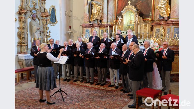 Saskia Krügelstein leitete das Mariensingen des MGV Traßlberg mma