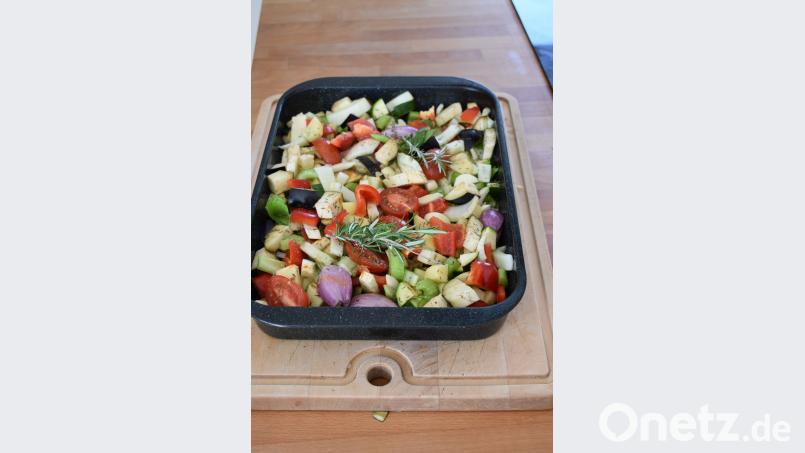 Zur bunten Gemüsemischung gehört auch Knoblauch. Schiffer