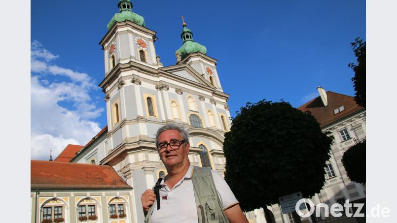 Jaroslav Šonka arbeitet gerade an einer Fotoreportage im Kloster Waldsassen. jrh