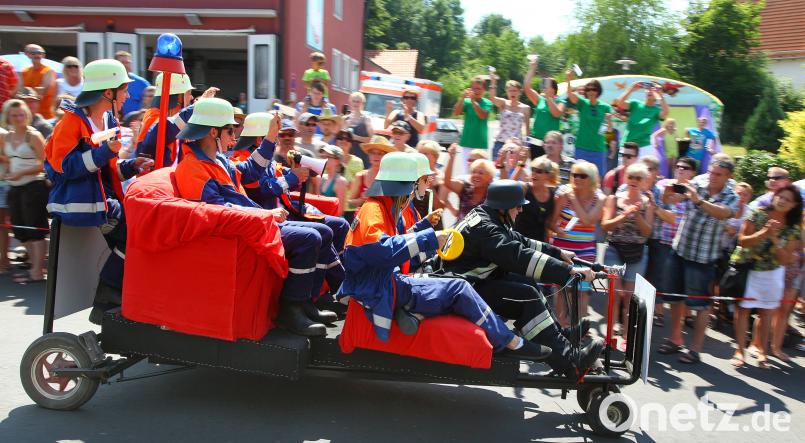 Die Feuerwehr fährt natürlich auch mit: Samstag ist wieder Seifenkistenrennen in Kümmersbruck. Wolfgang Steinbacher