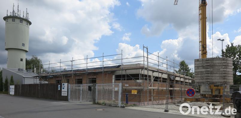 Der Rohbau für das Funktionsgebäude auf dem Gelände des TV Wackersdorf ist fertig. Ende März 2019 ist Einweihung. Hirsch