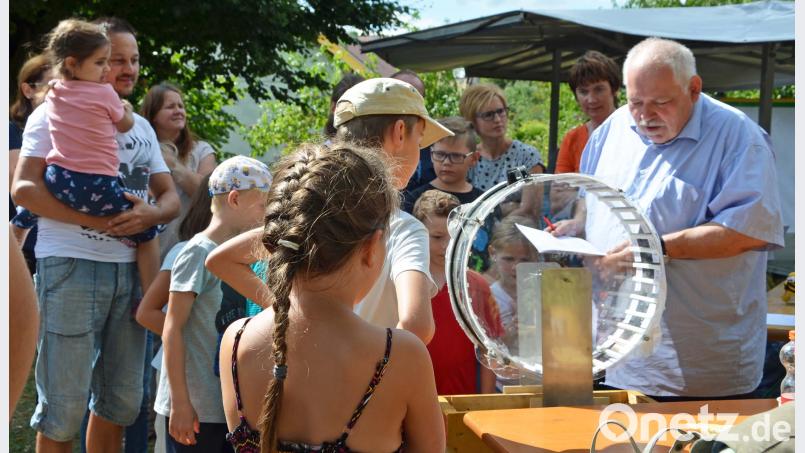 Mit einer Wanderung auf dem Bienenlehrpfad, der Besichtigung eines Bienenhauses und einer Honigverkostung punktet der Imkerverein im Ferienprogramm. ü
