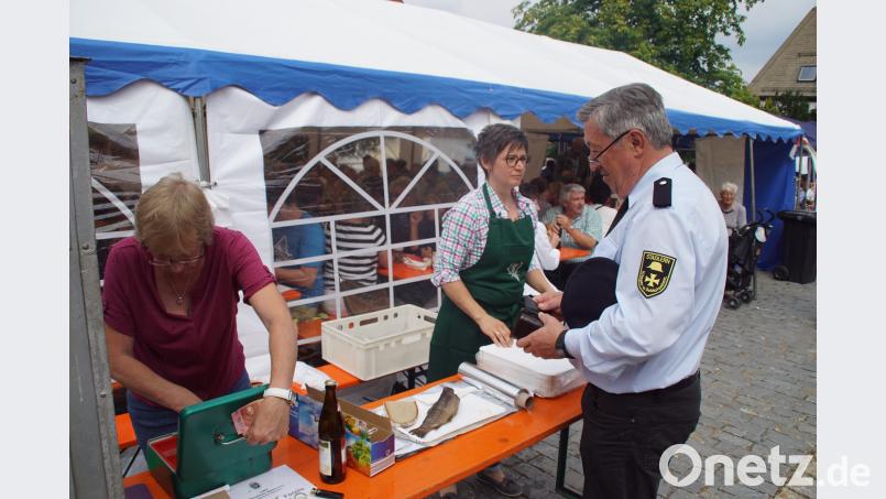 Steckerlfisch hatte der OWV Stadlern in seinem Angebot. mmj