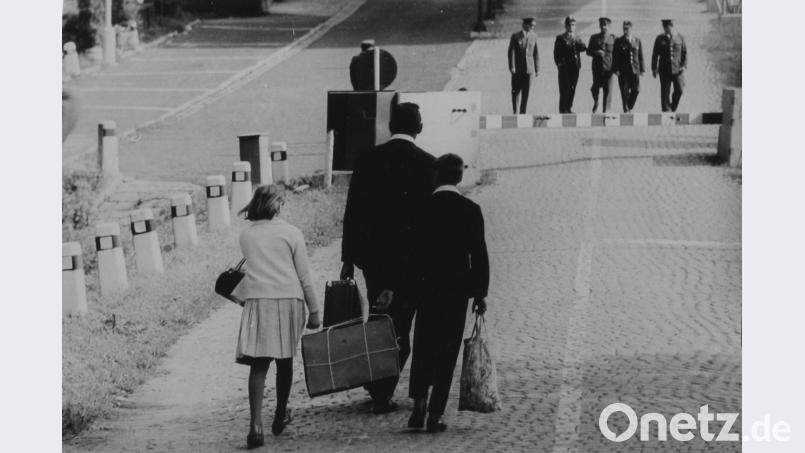 Grenzgänger am Tag des Aufstands im Jahr 1968 am Übergang Waidhaus. Heinz Hoffmannbeck/Album Hans Welzel