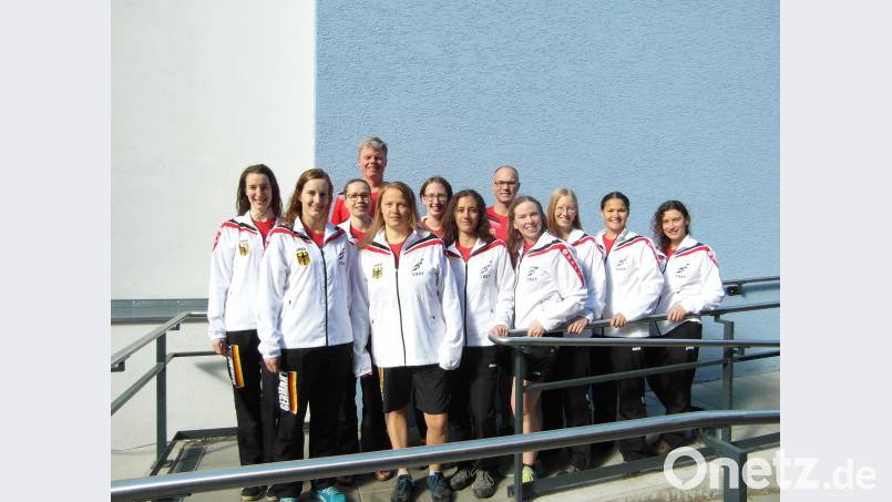 Selina Höckele (Zweite von links) war eine von elf deutschen Sportlerinnen, die zur Unterwasserhockey-WM nach Kanada durften Verband Deutscher Sporttaucher