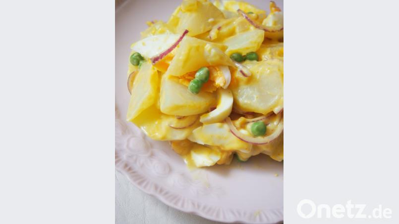 Ein Kartoffelsalat, der ohne die Knollen auskommt: Stattdessen kommt Kohlrabi in den Salat. Doreen Hassek/dekoreen.blogspot.de/dpa