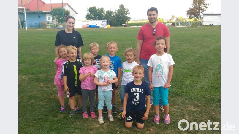 Die Kinder genießen das &quot;Spiel ohne Grenzen&quot; beim Ferienprogramm ils