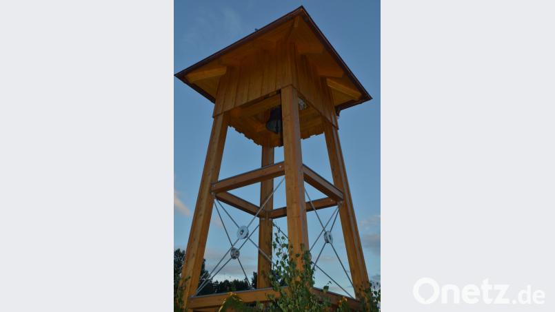 Der Glockenturm ist ein Symbol für Brauchtum und Zusammenhalt, auch wenn es zuerst etwas im Gebälk knarrte. dob