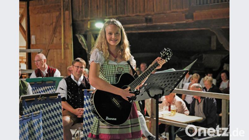 Kerstin aus Wohlsbach, die jüngste Musikantin, brachte das Publikum zum Mitsingen twi
