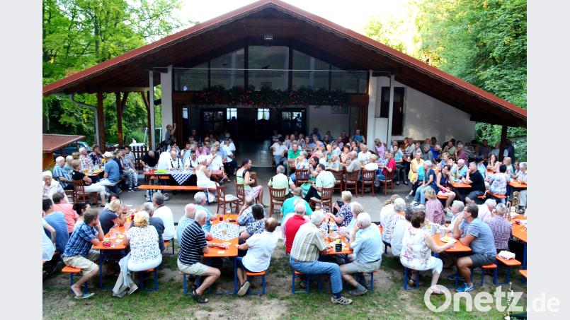 Mit 45 Musikanten rund 300 Zuhörern wurde das Musikantentreffen am Buchberg zum Buchbergfestausklang ein voller Erfolg. ads