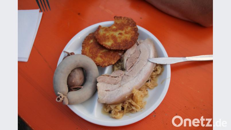 Wieder ein Traum, die legendäre Schlachtschüssel aus der „Königsküche“. frd