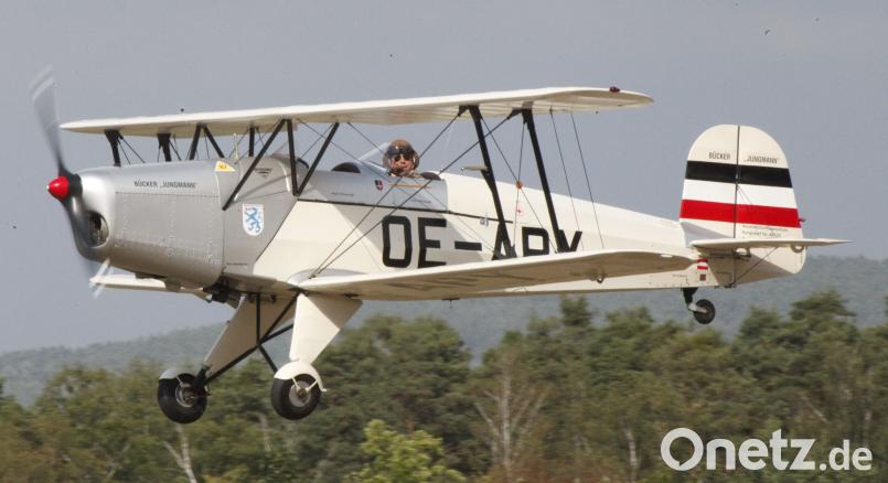 Der Doppeldecker der Bücker-Baureihe aus den 30er Jahren ist die Attraktion beim Flugplatzfest. Hirsch