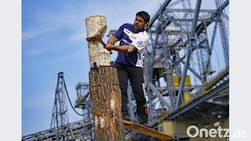 Nach einem verhaltenen Start in den Wettbewerb kann sich Peter Bauer noch Platz drei sichern.  Bild: Stihl Timbersports