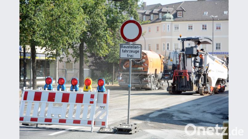 Überraschung für viele Autofahrer: Die Verkehrsbehörde hat die "Kurzzeitbaustelle" an der Prinz-Ludwig-Straße trotz Komplettsperrung nicht angekündigt. Gabi Schönberger