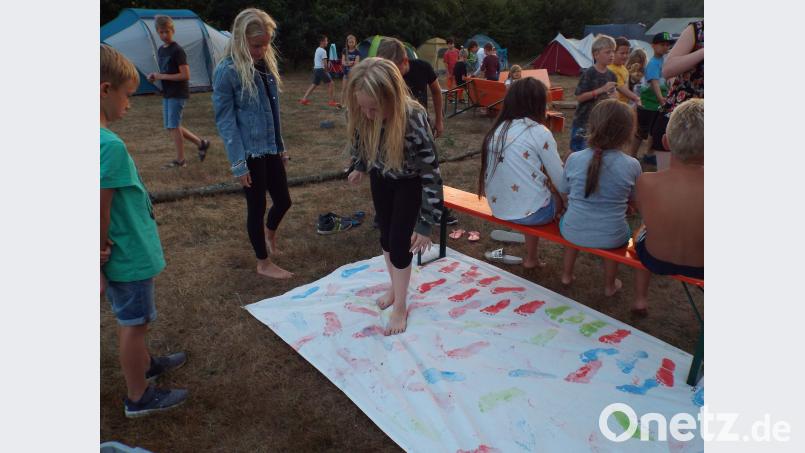 Jeder darf der Lagerfahne seine individuelle "Note" verpassen. myd