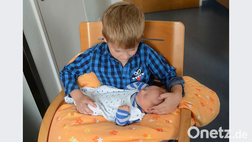 Daniel mit Brüderchen Nikolas. gsb