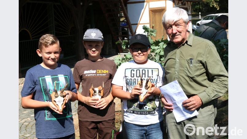 Sie waren die schnellsten bei der Beantwortung der Stechfragen zum Wissensquiz. Von links nach rechts: Valentin Trißl, Aaron Zintl und Leopold Tippmann. kdi