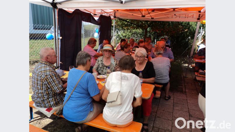 Gut besucht war das Sommerfest behinderter und nichtbehinderter Menschen, das der VdK Schwarzenfeld ausgerichtet hat. ksi