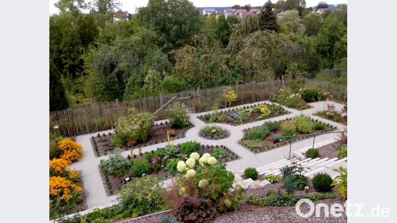 Der Garten blüht auf. hev