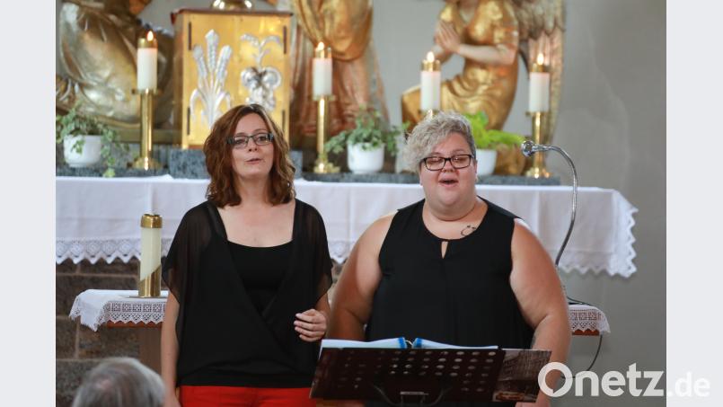 Musikalisch zeigte "Soulmate" (von links) mit den Sängerinnen Stefanie Gröger und Bettina Mildner ihr Können. njn