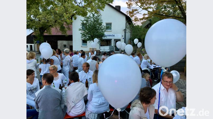 Dinner in White in Wutschdorf. Bild: gri