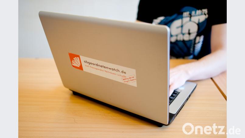 Die Dialogplattform www.abgeordnetenwatch.de startet offiziell ihr Wahlportal. Bild: Daniel Bockwoldt/dpa