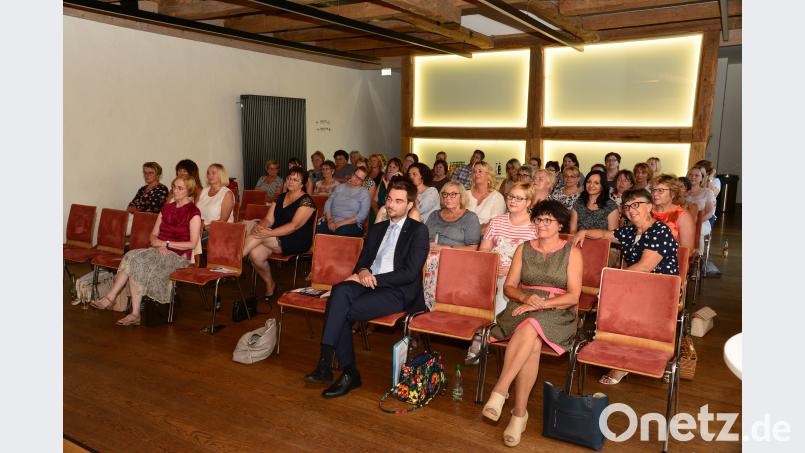 CSU-Kreisvorsitzender Stephan Oetzinger hatte nur eine "zuhörerende Rolle". Seine Zustimmung zu den Meinungen der Frauen signalisierte Stephan Oetzinger mit einem deutlich sichtbaren Kopfnicken. Bild: bey