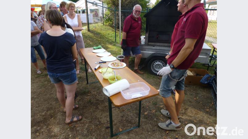 Reger Betrieb herrscht auf dem Festplatz der Neuhauser Siedler zum 60-jährigen Vereinsjubiläum. Bild: ser