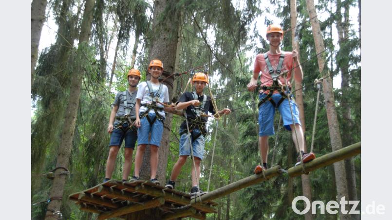 Die Schützen setzen auf Teambilding. Hierzu gehört auch ein Besuch im Kletterwald in Hirschau. Bild: pop