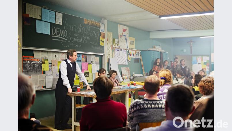 Im Film &quot;Wackersdorf&quot; steht Alt-Landrat Hans Schuierer im Mittelpunkt, gespielt von Johannes Zeiler (links). Bild: Alamode Film/exb