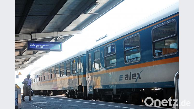 Ein Sorgenkind auf Schienen: Der &quot;Alex&quot; im Bahnhof Weiden Bild: gsb