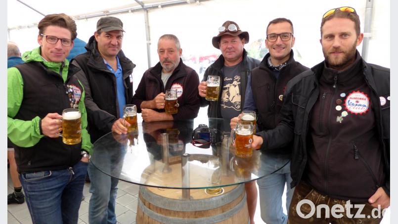 Diesen guten Schluck haben sich die Vespa-Fahrer verdient. Bild: fsb