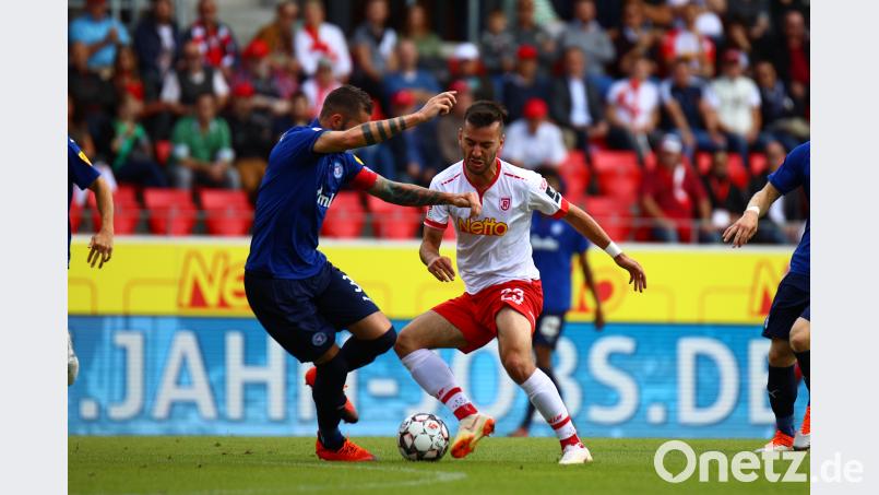 Sargis Adamyan am Ball vor Dominik Schmidt. Bild: Sascha Janne