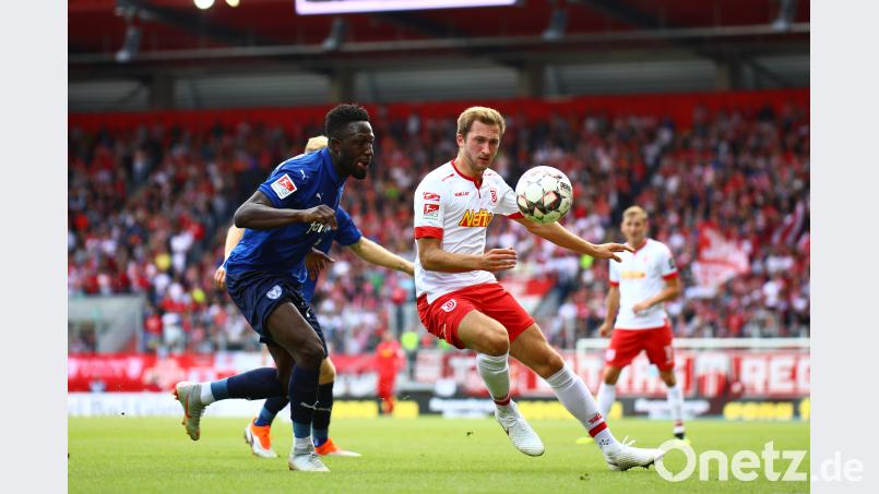 Kingsley Schindler (Holstein Kiel,li.) gegen Jonas Föhrenbach. Bild: saj