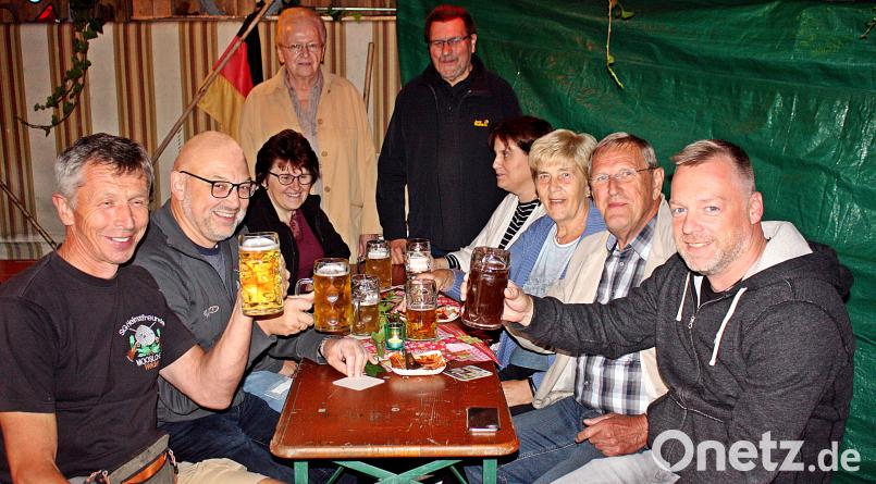 Blick an die Tische beim Stodlfest der Heimatfreunde Mooslohe mit vielen Ehrengästen. Bild: R. Kreuzer