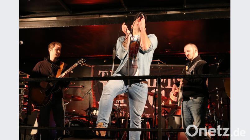 The Dirty Macs aus Hersbruck erledigen den Anheizer-Job mit viel Erfolg. Bild: exb