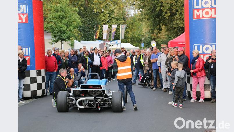 Motorsport zum Anfassen. Beim „3. Friedenfelser-Berg-Classic-Preis 2018“ spielten auch die Formelfahrzeuge eine große Rolle. Bild: bsc