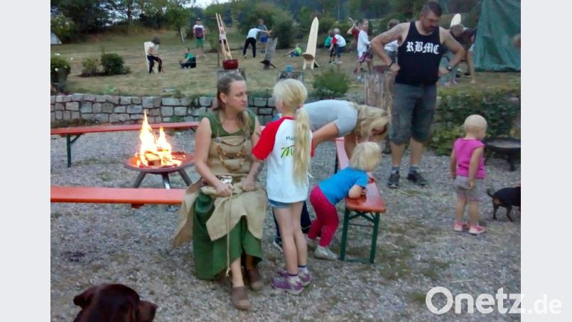 Ein Ferienfest feierten die Musketiere der Mittagsbetreuung der Trautwein-Grundschule mit ihren Eltern und Leiterinnen an der Mühlschleif. Bild: gi