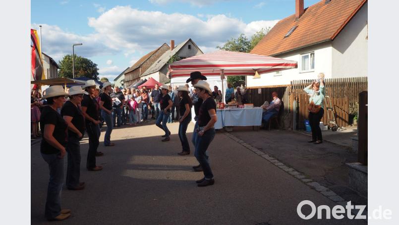 Ein Highlight war der Auftritt der &quot;Line-Dancers&quot; aus Eslarn. Bild: gz