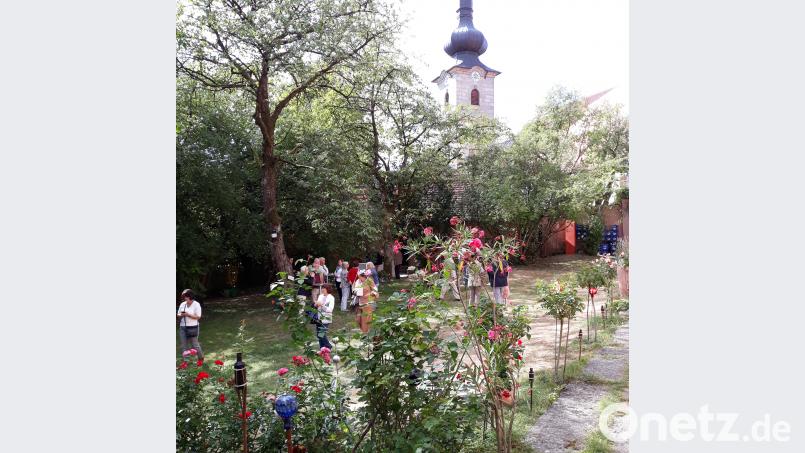 „Klangmalereien“ im Wurzer Pfarrgarten. Ein ungewöhnliches Erlebnis. Bild: ske