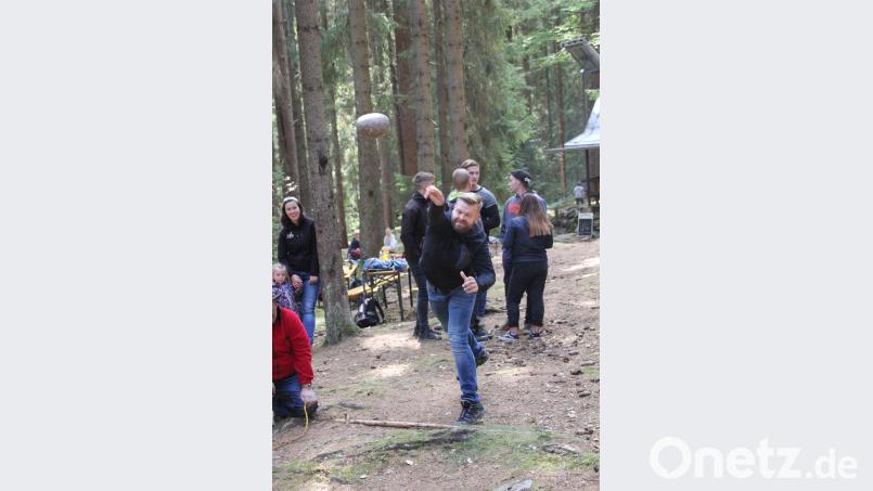 Volle Kraftanstrengung beim Steinstoßen. Bild: kro