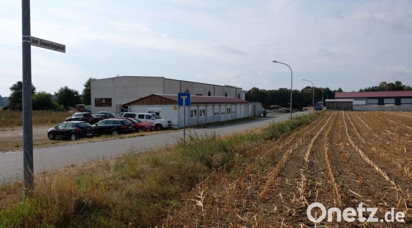 Auf eine baurechtlich sichere Grundlage soll die Bebauung im Gewerbegebiet Tremmersdorf (Bild) gestellt werden. Deshalb beschloss der Gemeinderat die formelle Ausweisung des Areals als Gewerbegebiet. Zum ersten Verfahrensschritt gehörte ein Aufstellungsbeschluss. Bild: do