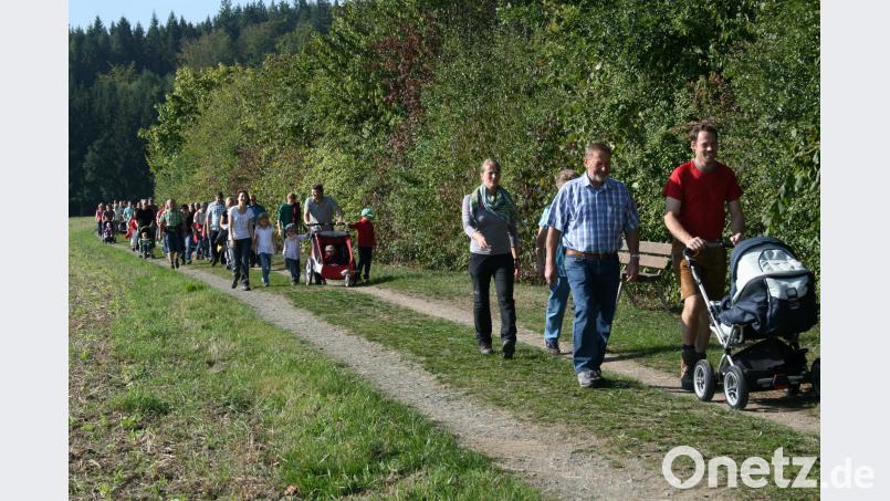 Der Bierwandertag zieht Teilnehmer aller Altersgruppen an. Bild: roh